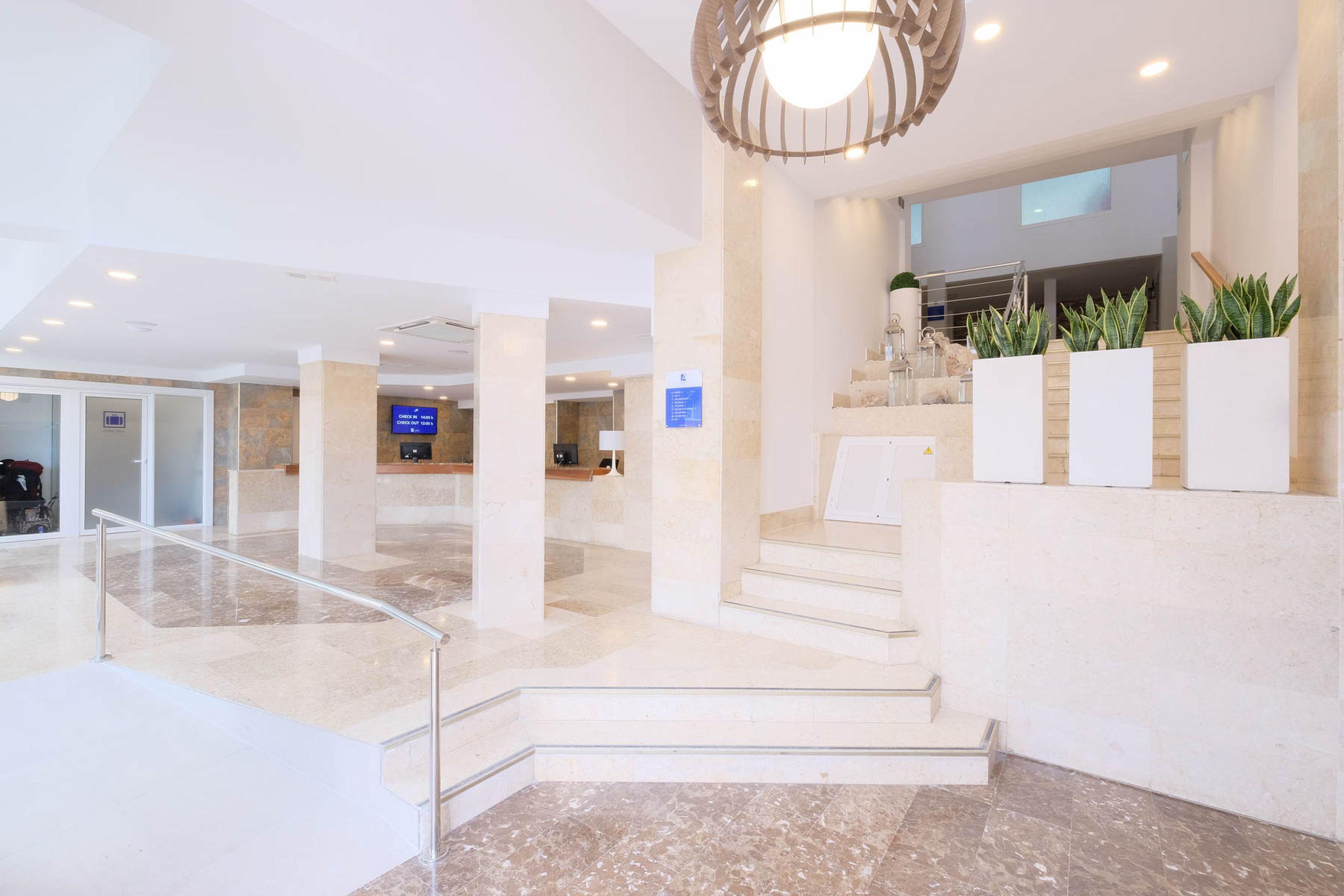 azuLine Hotel Palmanova Garden Buitenkant foto